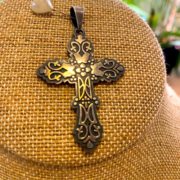 ARTISAN CROSS PENDANT - Picture 5 of 6